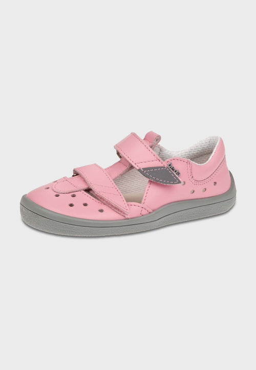 Beda Sandal 